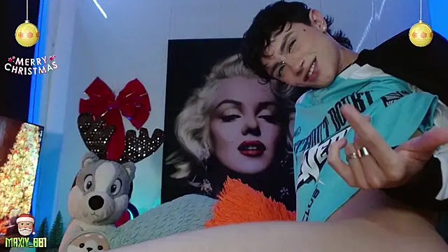 Snapshot of maxiy_001 chatting on 12-14-24, 07:40 maxiy 001 online show from 12-14-24, 07:40