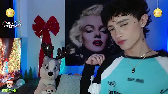 Snapshot of maxiy_001 chatting on 12-14-24, 10:45 maxiy 001 online show from 12-14-24, 10:45