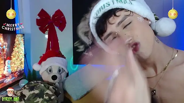 Snapshot of maxiy_001 chatting on 12-20-24, 09:11 maxiy 001 online show from 12-20-24, 09:11