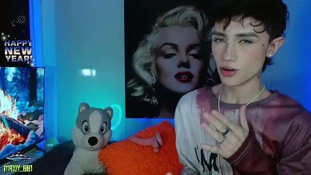 Snapshot of maxiy_001 chatting on 01-04-25, 02:35 maxiy 001 online show from 01-04-25, 02:35