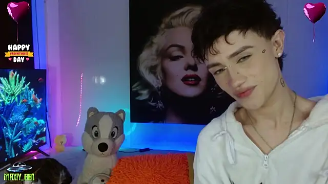 Snapshot of maxiy_001 chatting on 02-12-25, 09:20 maxiy 001 online show from 02-12-25, 09:20