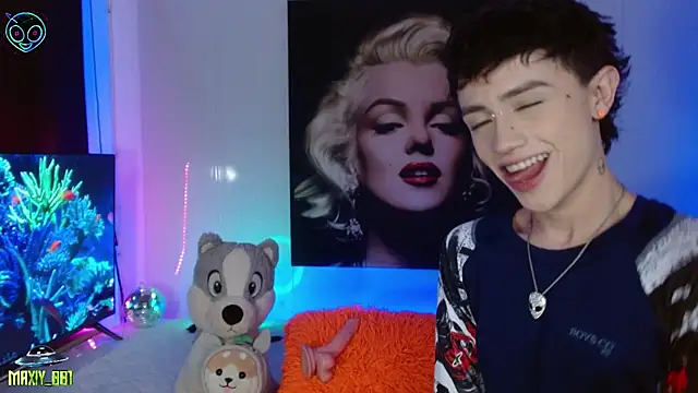 Snapshot of maxiy_001 chatting on 02-23-25, 03:51 maxiy 001 online show from 02-23-25, 03:51