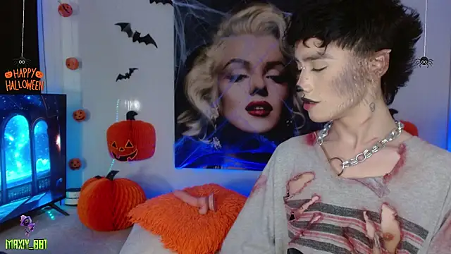 Snapshot of maxiy_001 chatting on 10-04-25, 04:43 maxiy 001 online show from 10-04-25, 04:43