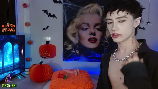 Snapshot of maxiy_001 chatting on 10-05-25, 06:01 maxiy 001 online show from 10-05-25, 06:01