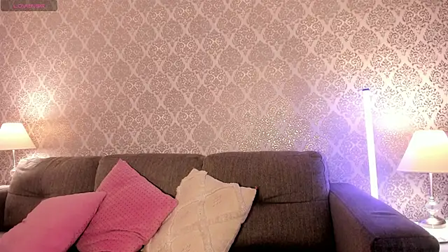 Snapshot of AriRobert_ chatting on 01-06-26, 12:20 AriRobert online show from 01-06-26, 12:20