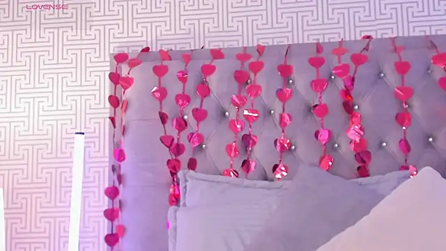 Snapshot of AriRobert_ chatting on 02-15-26, 12:36 AriRobert online show from 02-15-26, 12:36