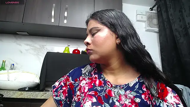 Snapshot of iniyalaboni chatting on 09-12-25, 08:09 iniyalaboni online show from 09-12-25, 08:09