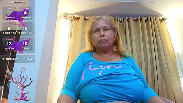 girl amada online show from 10-23-25, 08:57