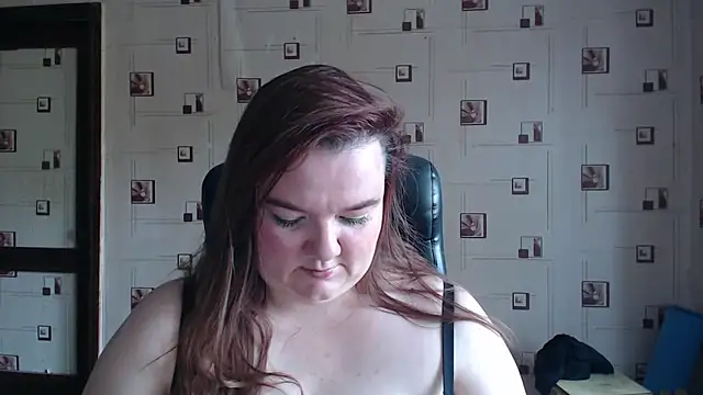 Snapshot of TasyaBigTTs chatting on 10-16-25, 12:06 TasyaBigTTs online show from 10-16-25, 12:06