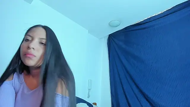 emiily15   online show from 01-22-25, 05:49