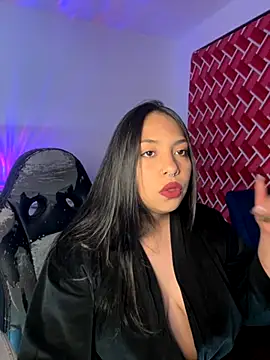 emiily15   online show from 09-12-25, 12:33