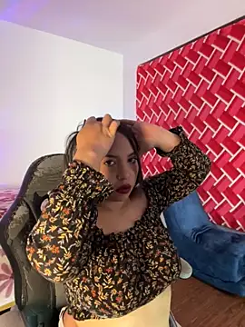 emiily15   online show from 10-02-25, 07:21