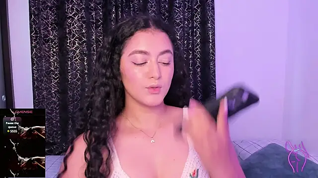 Snapshot of Adhara-zanne chatting on 03-05-25, 03:18 Adhara-zanne online show from 03-05-25, 03:18