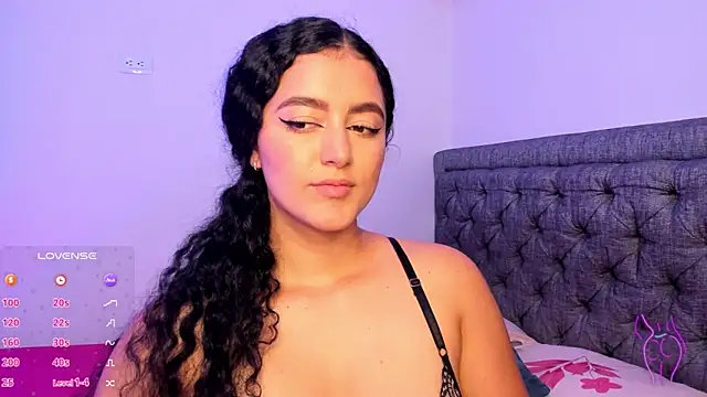 Snapshot of Adhara-zanne chatting on 11-17-25, 09:15 Adhara-zanne online show from 11-17-25, 09:15