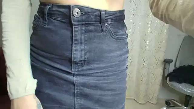 nayra malhotra online show from 02-16-26, 10:55