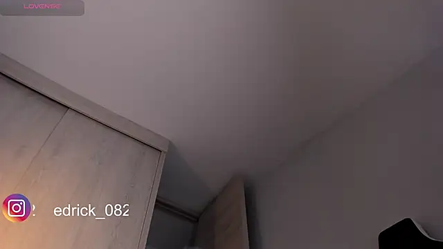 Snapshot of edrick_walton1 chatting on 12-23-24, 01:03 edrick walton1 online show from 12-23-24, 01:03