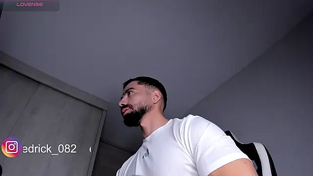 Snapshot of edrick_walton1 chatting on 01-07-25, 11:24 edrick walton1 online show from 01-07-25, 11:24