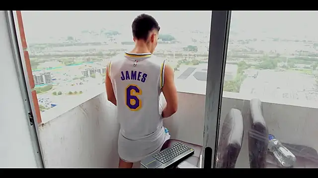 Snapshot of Dominiofit chatting on 02-16-25, 02:32 Dominiofit online show from 02-16-25, 02:32