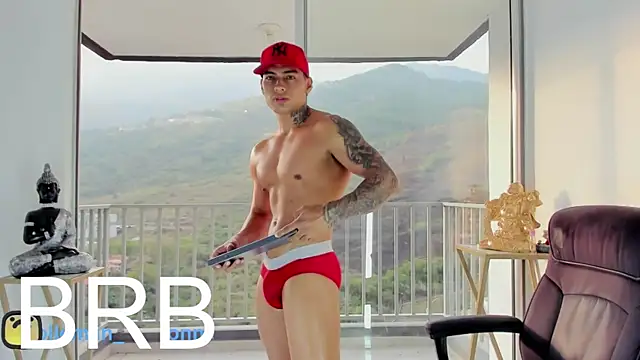 Snapshot of Dominiofit chatting on 02-21-25, 06:59 Dominiofit online show from 02-21-25, 06:59