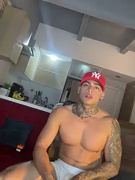 Snapshot of Dominiofit chatting on 10-22-25, 01:39 Dominiofit online show from 10-22-25, 01:39