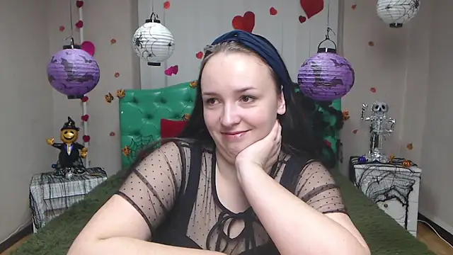 IsabelBlackberry online show from 10-27-25, 06:06