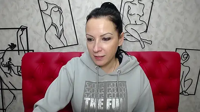 Snapshot of ElizabethSho chatting on 02-10-25, 03:24 ElizabethSho online show from 02-10-25, 03:24