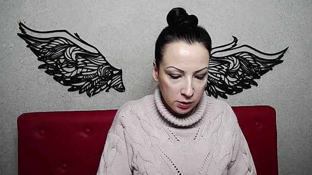 Snapshot of ElizabethSho chatting on 02-10-25, 09:15 ElizabethSho online show from 02-10-25, 09:15