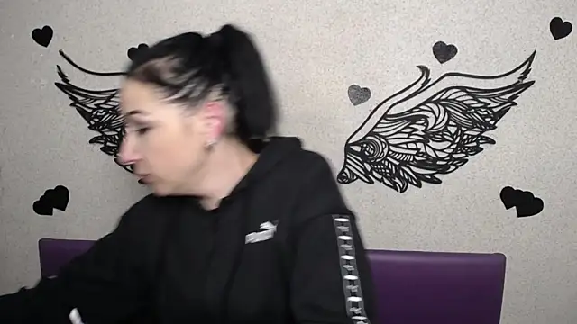 Snapshot of ElizabethSho chatting on 02-14-26, 06:21 ElizabethSho online show from 02-14-26, 06:21