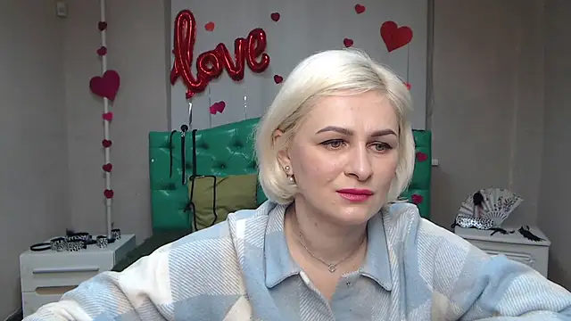 OliviaHorst online show from 03-12-25, 06:18