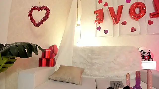 celestelewis online show from 02-16-25, 12:43