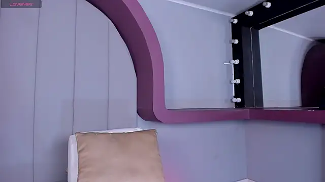 celestelewis online show from 10-04-25, 07:34