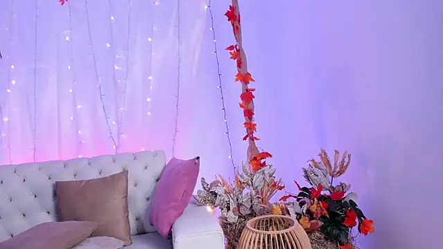 celestelewis online show from 10-31-25, 07:37