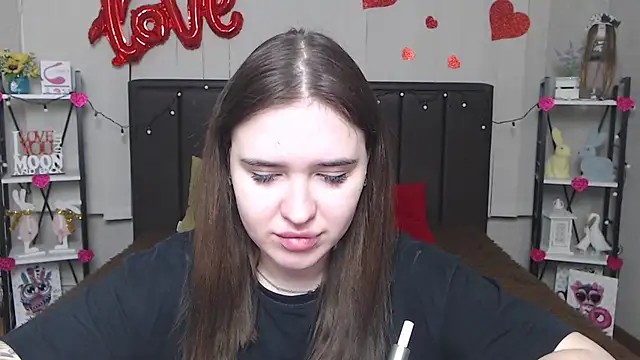 LauraHlot online show from 02-18-25, 12:59