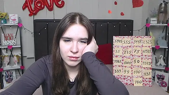 LauraHlot online show from 03-21-25, 04:18