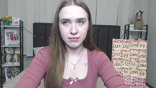 LauraHlot online show from 11-19-25, 06:52