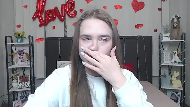 LauraHlot online show from 02-09-26, 06:45