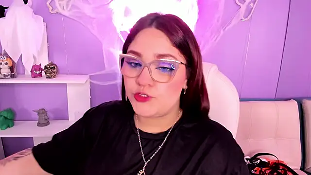 Camiila Osorio online show from 10-20-25, 07:03