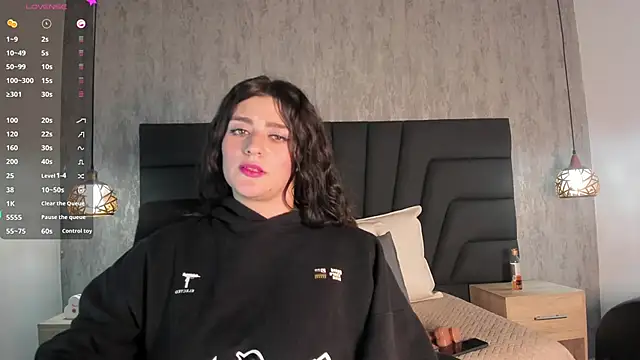Snapshot of SARA_STONE17 chatting on 02-17-25, 05:53 SARA STONE17 online show from 02-17-25, 05:53