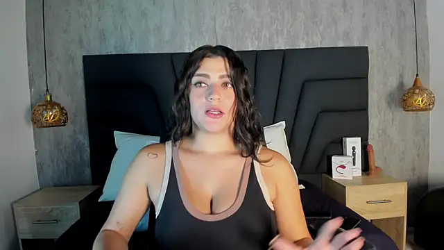 Snapshot of SARA_STONE17 chatting on 03-15-25, 11:51 SARA STONE17 online show from 03-15-25, 11:51
