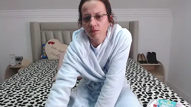 CatWoman0001 online show from 11-30-25, 10:36