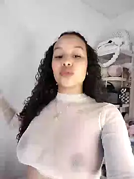 MarieLeon online show from 03-05-25, 07:27