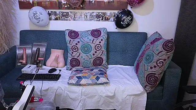 anellejones online show from 03-13-25, 03:22