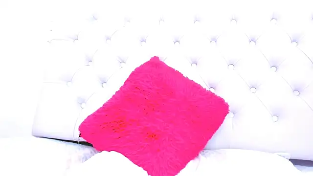 Snapshot of silvana__miller chatting on 01-30-25, 01:22 silvana miller online show from 01-30-25, 01:22