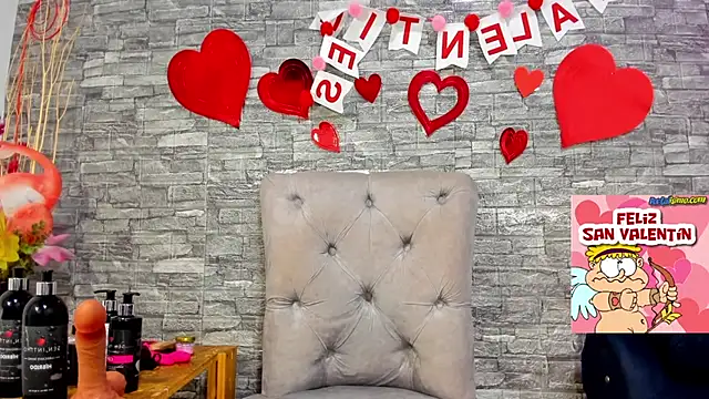 Snapshot of La_indiia chatting on 02-14-25, 03:47 La indiia online show from 02-14-25, 03:47