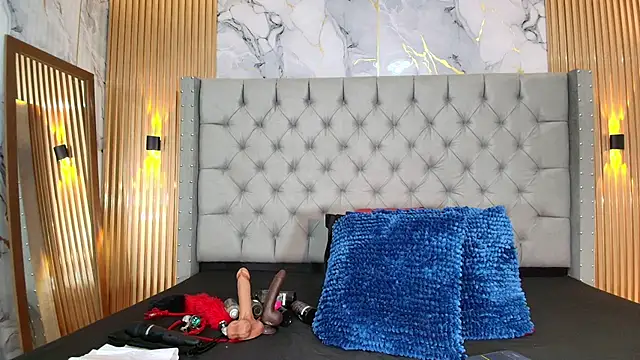 Snapshot of La_indiia chatting on 09-17-25, 09:27 La indiia online show from 09-17-25, 09:27