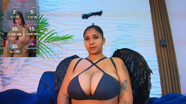 Snapshot of La_indiia chatting on 10-09-25, 09:24 La indiia online show from 10-09-25, 09:24