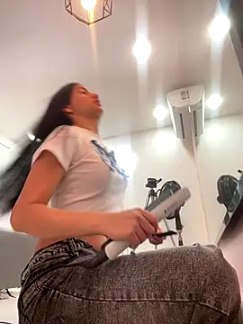 ariel jonees online show from 12-19-25, 04:36