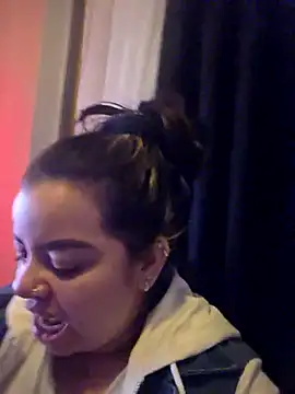 Snapshot of MiahJoness chatting on 10-12-25, 05:50 MiahJoness online show from 10-12-25, 05:50