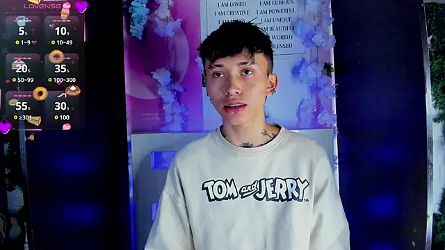 juniior 2311  online show from 02-10-25, 07:38