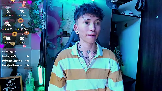 juniior 2311  online show from 03-15-25, 02:23